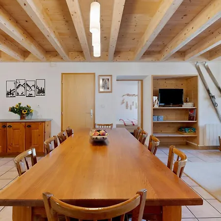 Le Revet La Margerie Apartment *