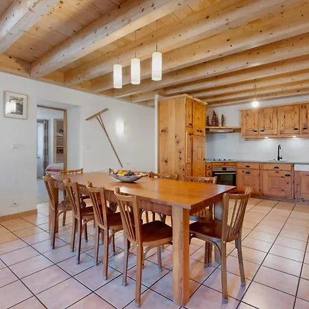 Le Revet La Margerie Apartment