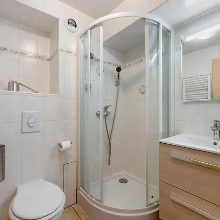 Le Revet La Margerie Apartment